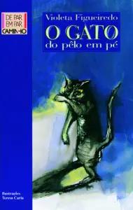 Gato De Pêlo Em Pé